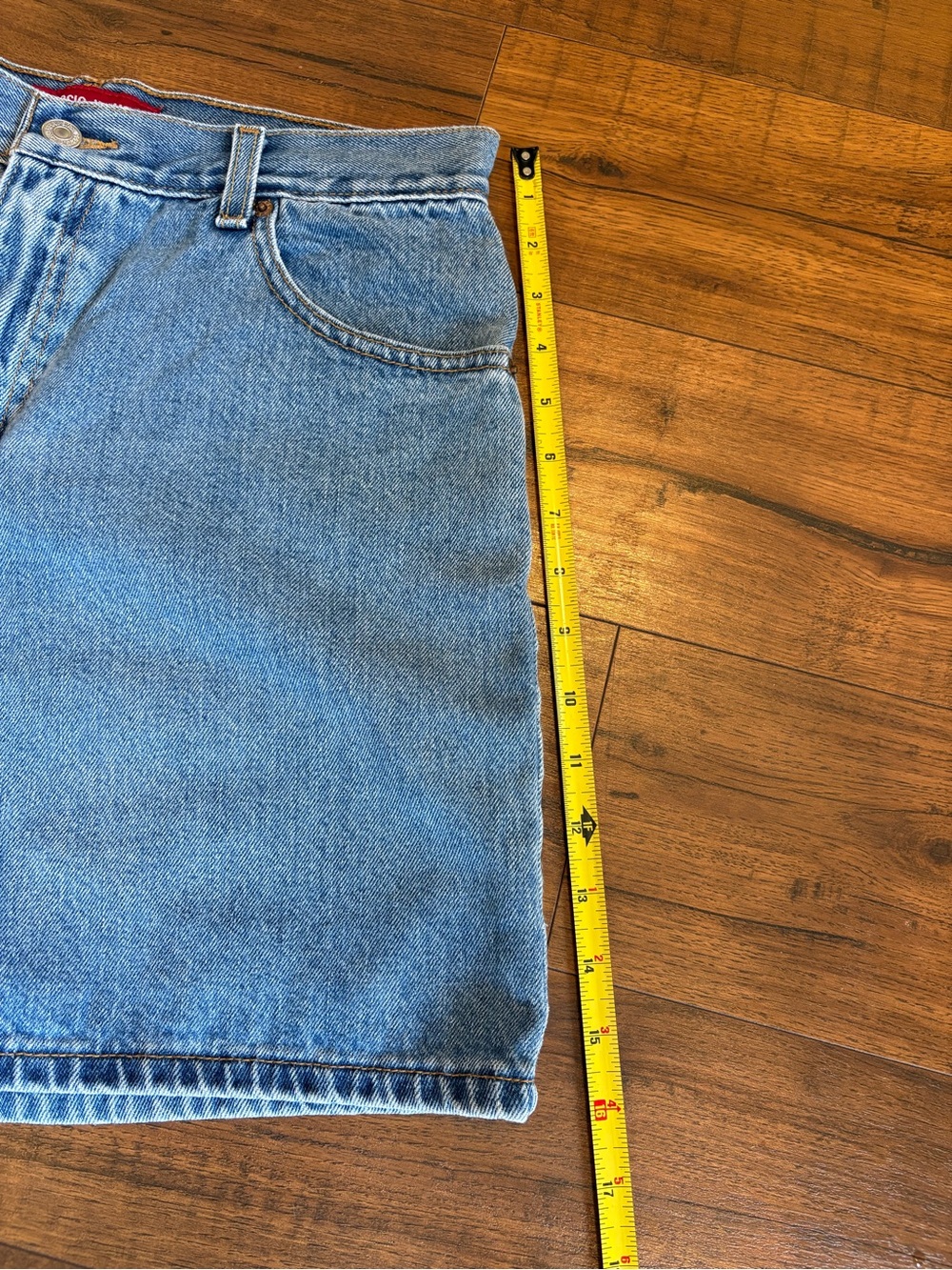 VTG Y2K Levi’s Denim Shorts Women’s Size 10 Classic Fit Mom Shorts - Picture 6 of 8